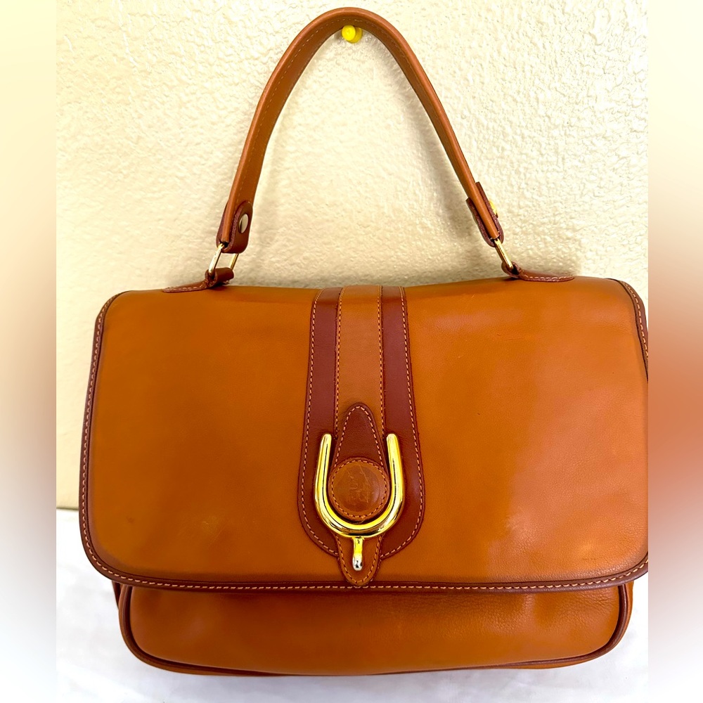 VT Peruzzi Soft Leather Women Handbag Magnetic Snap Light Brown..